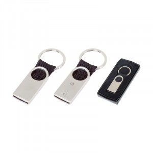 222 Krom-Siyah Tek Taraflı Metal Suni̇ Deri̇ Anahtarlık 222 Krom-Siyah Tek Taraflı Metal Suni̇ Deri̇ Anahtarlık